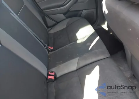 2013 Ford Focus Se z USA, uszkodzony, nr VIN 1FADP3K29DL131158